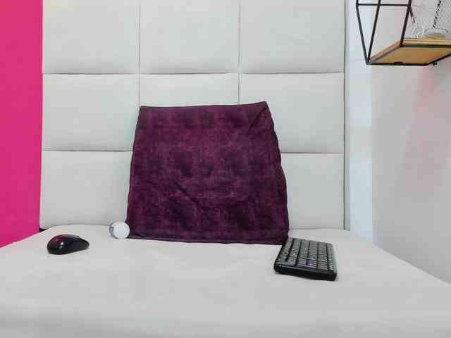 luciana-hot699 webcam