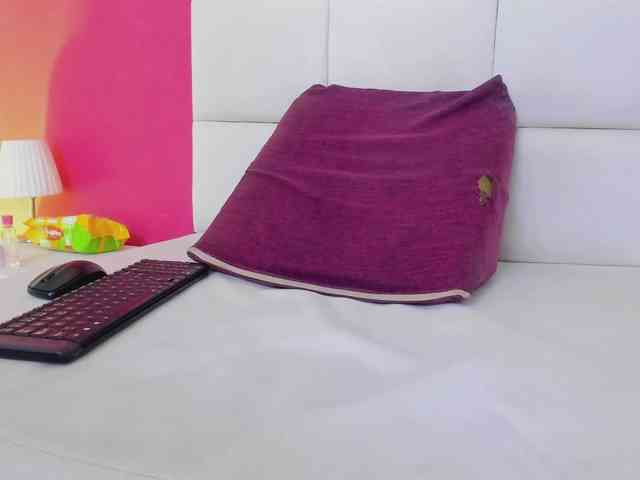 luciana-hot699 webcam