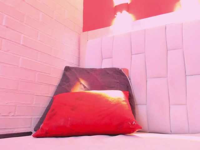 Leticia-mature69's BongaCams show and profile