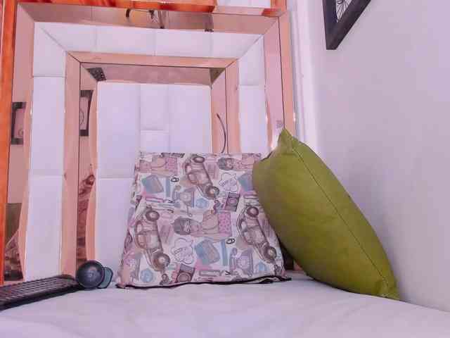 Leticia-mature69 webcam