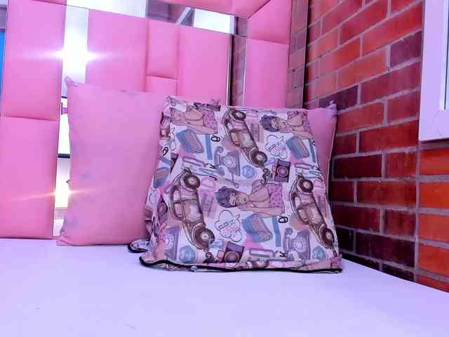 Leticia-mature69 webcam