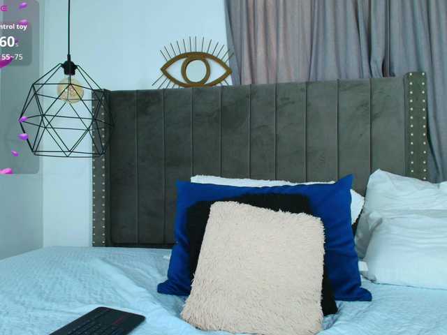 le modèle Lupita3x est en webcam porno dans un show sur le site bongacams, il possède les tags suivants: Latino/Hispanic,Brunette,Shaved