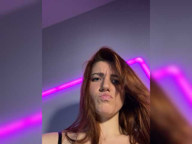 KatiaFox – webcam model profile photo