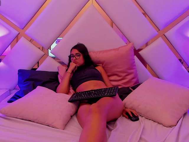 DeisyPerez's BongaCams show and profile