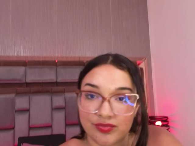 LeahBeck's BongaCams show and profile