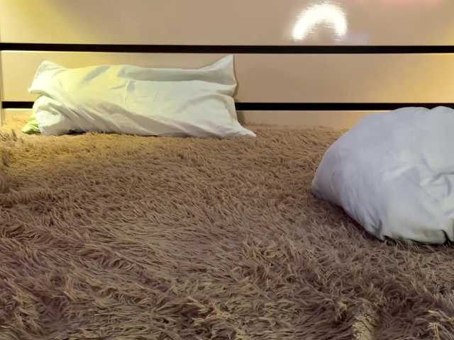 AuraXO – webcam model profile photo