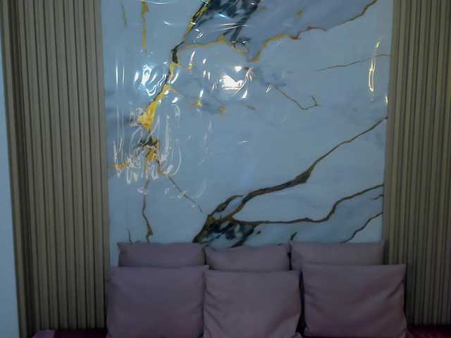 Siena-Tay's BongaCams show and profile