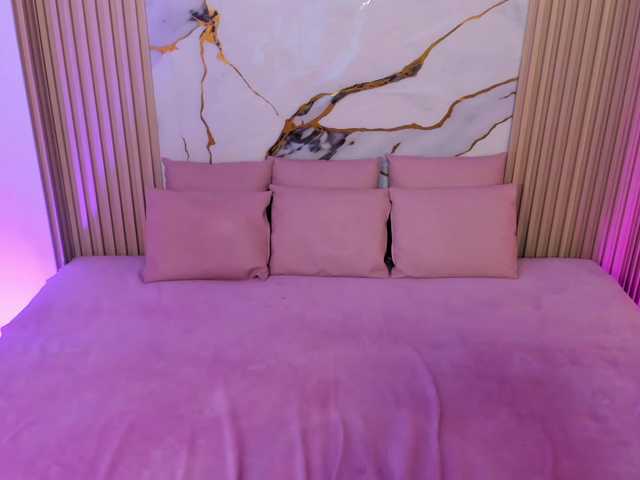 Siena-Tay's BongaCams show and profile