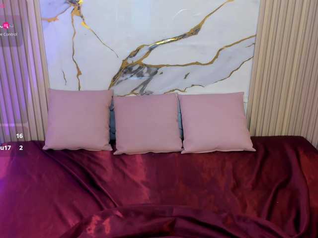 Siena-Tay's BongaCams show and profile