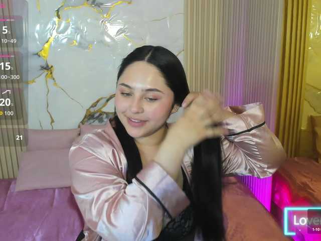 le modèle Siena-Tay est en webcam porno dans un show sur le site bongacams, il possède les tags suivants: Latino/Hispanic,Brunette,Trimmed