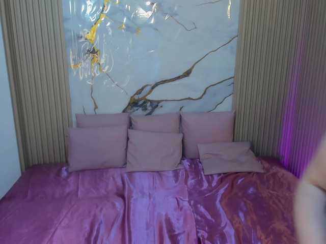 Siena-Tay's BongaCams show and profile