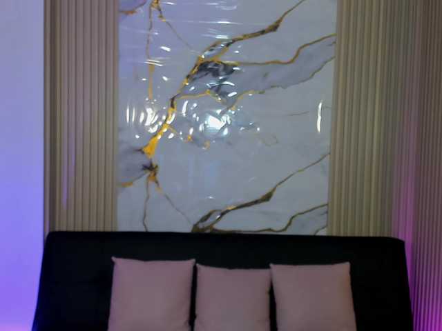 Siena-Tay's BongaCams show and profile