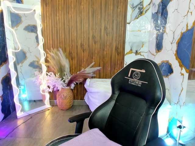 Athenaa-tay's BongaCams show and profile