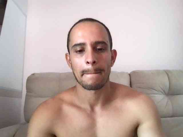 PoormanBR Live Webcam on BongaCams