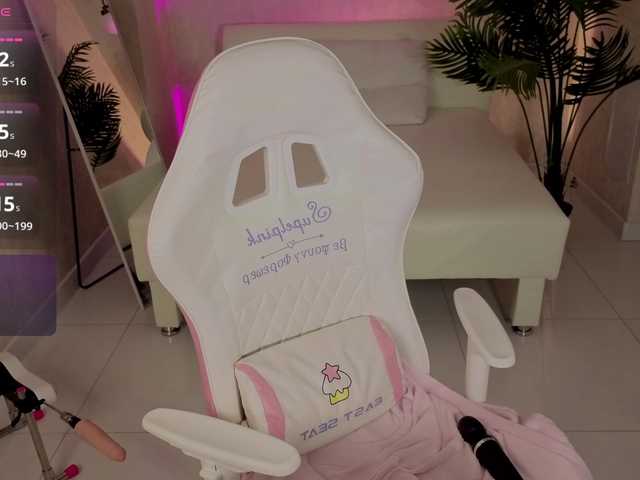 EmilyBridget's BongaCams show and profile