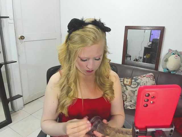 AliceC4t01's BongaCams show and profile