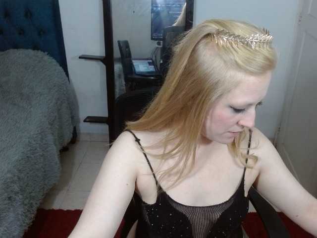 AliceC4t01's BongaCams show and profile