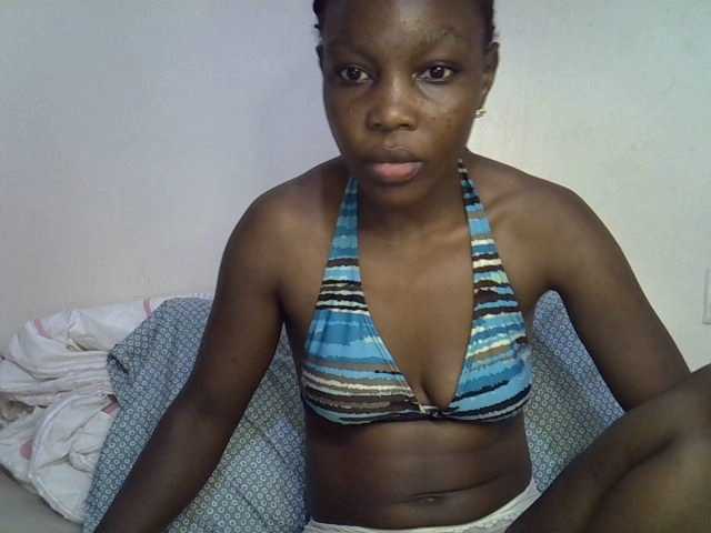 petite-alia – webcam model profile photo