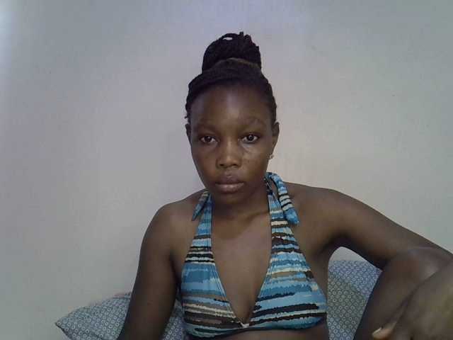 petite-alia free chat on liveonude