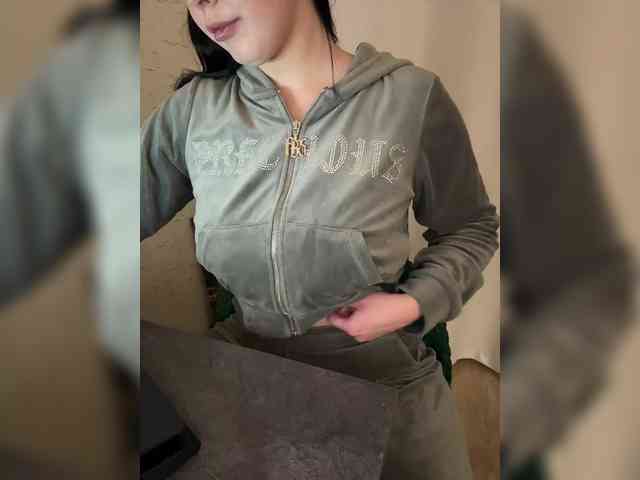 AdalineRedWeb webcam