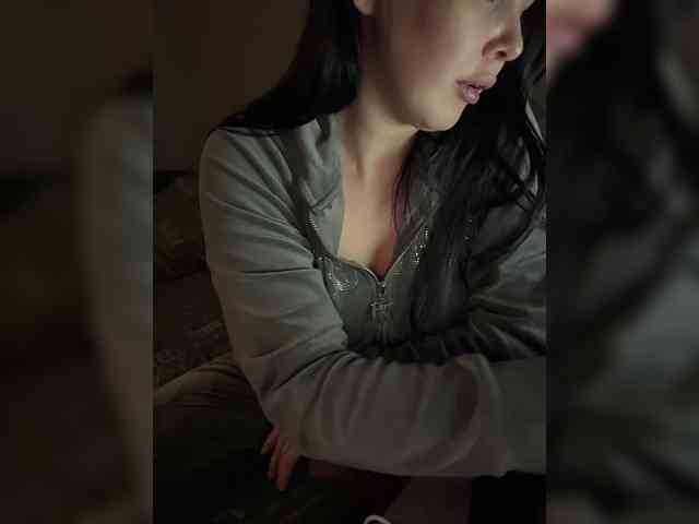 AdalineRedWeb webcam