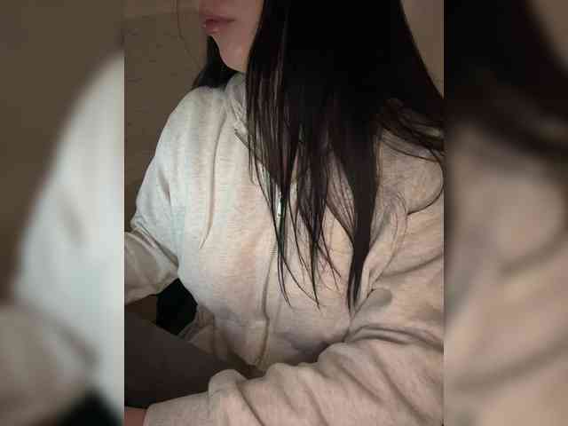 AdalineRedWeb webcam