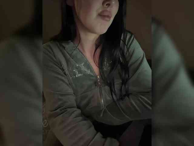 AdalineRedWeb webcam