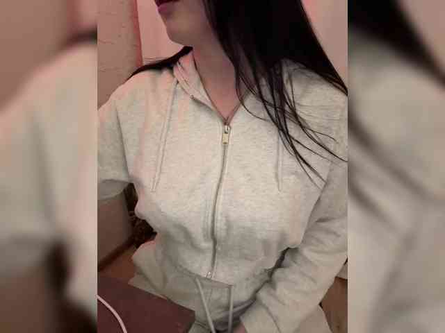 AdalineRedWeb webcam