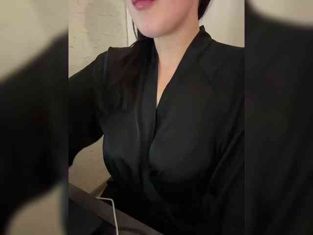 AdalineRedWeb webcam