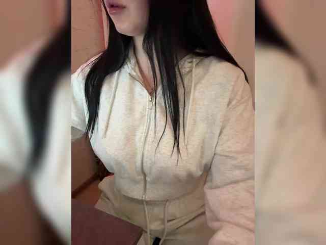 AdalineRedWeb webcam