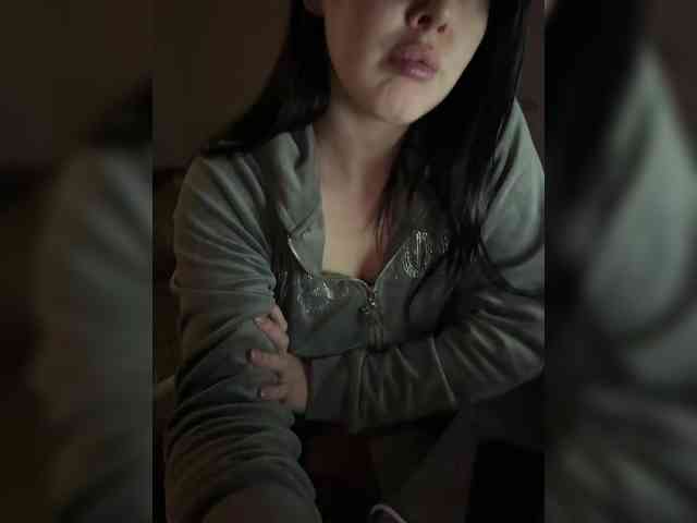 AdalineRedWeb webcam