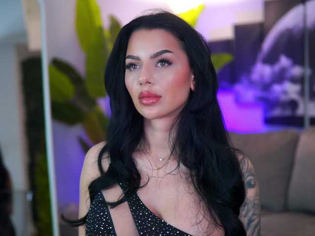 IvyTrix's BongaCams show and profile