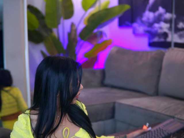 IvyTrix's BongaCams show and profile