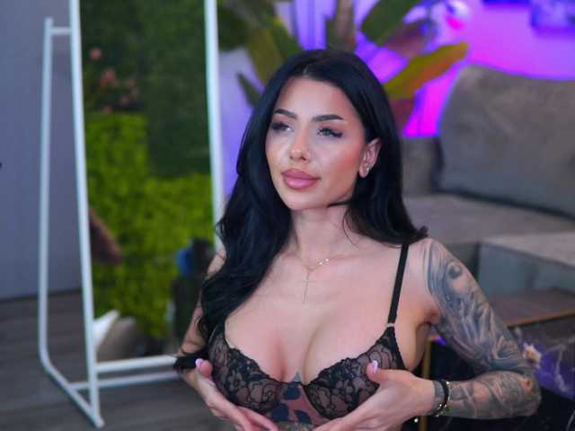 IvyTrix's BongaCams show and profile