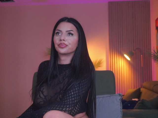 IvyTrix's BongaCams show and profile