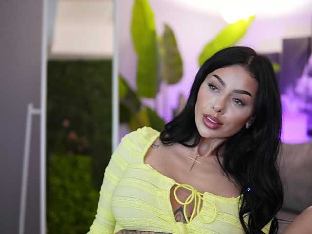 IvyTrix's BongaCams show and profile