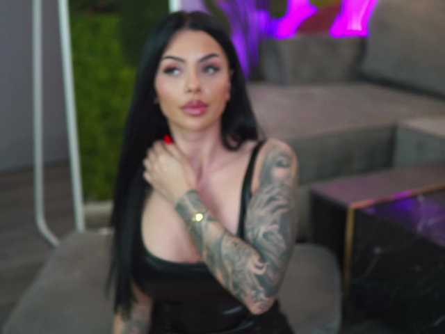 IvyTrix's BongaCams show and profile