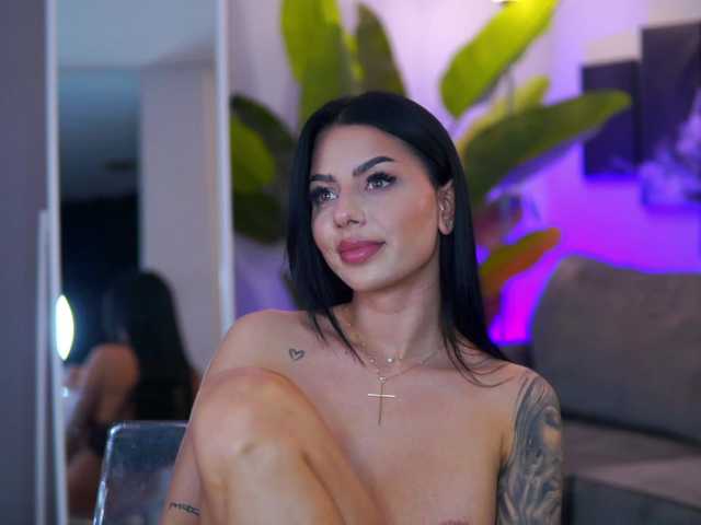 IvyTrix's BongaCams show and profile