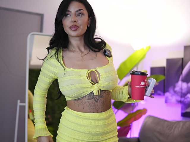 IvyTrix's BongaCams show and profile