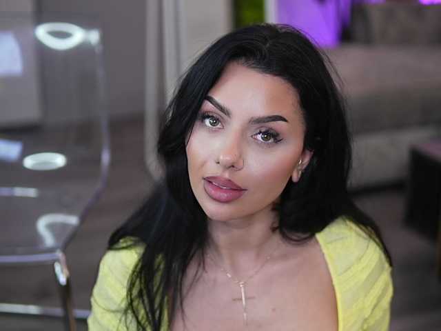 IvyTrix's BongaCams show and profile