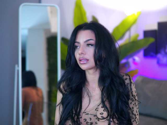 IvyTrix's BongaCams show and profile