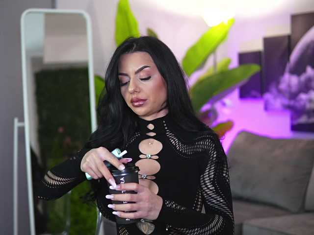 IvyTrix's BongaCams show and profile