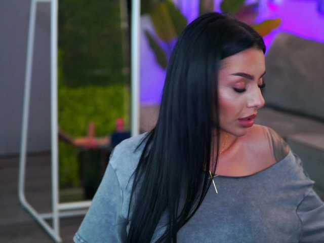 IvyTrix's BongaCams show and profile