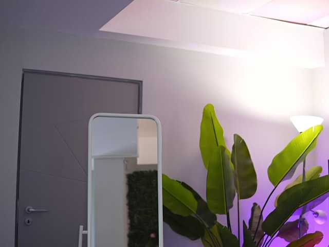 IvyTrix's BongaCams show and profile