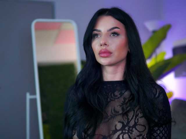 IvyTrix's BongaCams show and profile