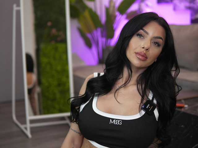 IvyTrix's BongaCams show and profile