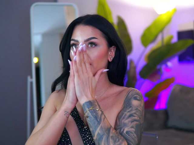 IvyTrix from BongaCams