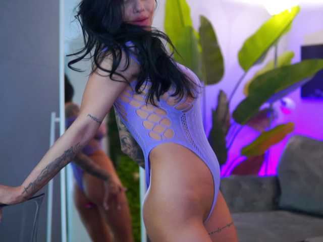 IvyTrix's BongaCams show and profile