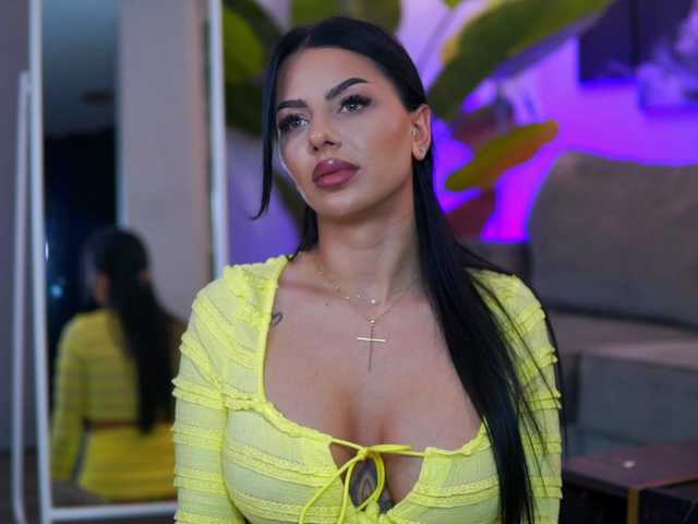 IvyTrix's BongaCams show and profile