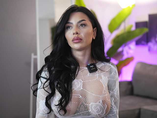 IvyTrix's BongaCams show and profile